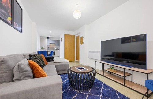 Salford Apartment | New Stylish & Spacious Salford Quays 1Bed apartment with balconynn