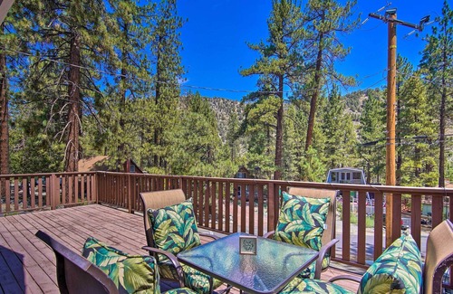 Wrightwood Cabin | NEW! Sunny Wrightwood Home + Views ~ 4 Mi to Ski!