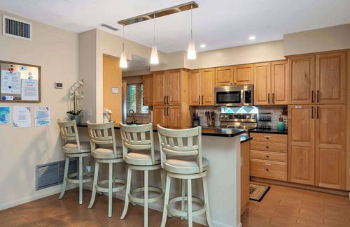 Palma Sola House | NEW! Sunshine Getaway! Heated Pool, Hot Tub, Games