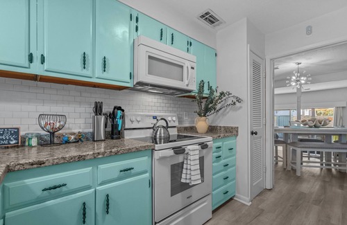 Myrtle Beach House | New-SunshineShores modern beachhome-walk to beach!