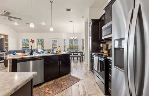 Temple House | New* Temple 6 Bd 5 min to Meta, BS&W, UMHB, Shopping+Lake. Free Parking+Wi-Fi