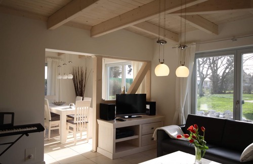 Wieck auf dem Darss House | - NEW- Thatched cottage* on the Darß not far from the beach. Sauna