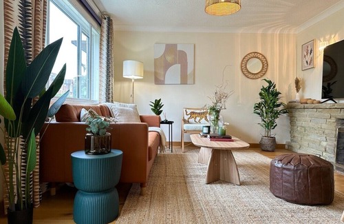 Canterbury House | NEW The 82 | Spacious 3 Bed House on the River
