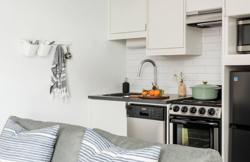 Virginia Highland Apartment | NEW The Audrey ~ Downtown Rooftop Skyline View