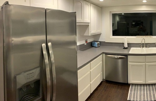 Johnson City House | NEW-The Bluebird- Bungalow w/Spa & Outdoor Living