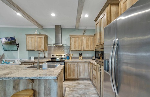 Bridgeport Heights House | ~NEW~ The Breezy Oak Bungalow ~ Rainbow Spring