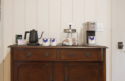 Saluda Cottage | NEW! The Cottage at Whispering Falls: LUXURY & privacy on 7 lush, wooded acres