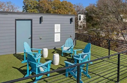 Virginia Highland Apartment | NEW The Franni - Workspace/Private Balcony