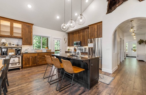 New Meadows House | New - The Missed Place - AC - Trailer Parking - Forested Retreat - Deck - 5 Acres