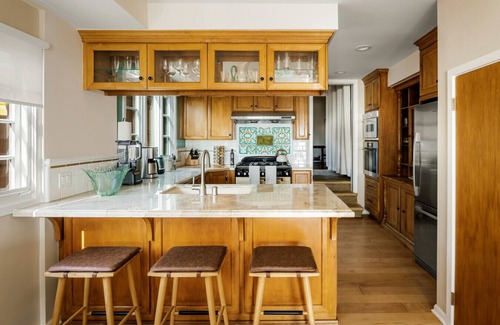 Sand Section House | New! The Nautilus – Manhattan Beachfront Retreat