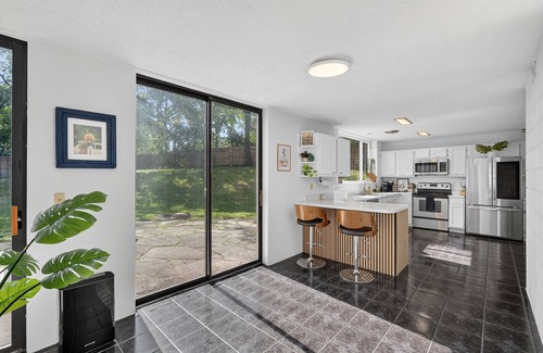 Des Moines House | NEW! The Palms Mirage House