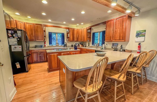 Oakland House | New: The Perfect DCL Lake House: Fire Pit, Hot Tub, Dock and More!