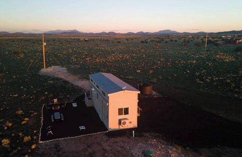 Valle House | New Tiny Home on Private 1 Acre with Power, AC/Heat, Starlink Internet