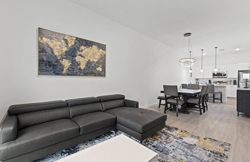 Loughman Villa | New to Market! 5 Bed Modern Family Masterpiece!