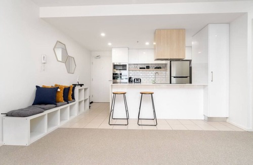 Bruce Apartment | New to VRBO: Apartment near ANU with Splendid Lake Views