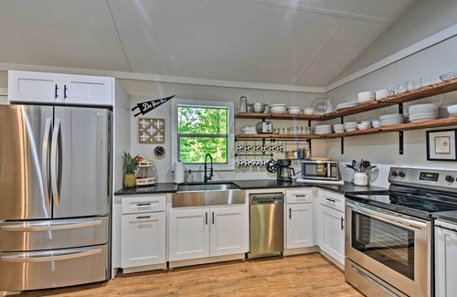 Martin House | NEW TO VRBO! Blue Haven Nest w/Dock!