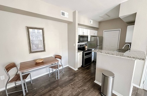 South Side Apartment | New to Vrbo New to Vrbo Sleepover Wonderful 1BD/1BA + Gym - Corpus Christi