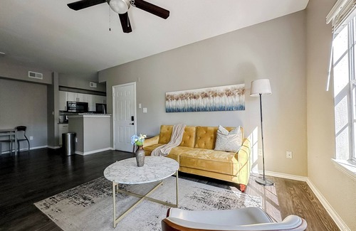 South Side Apartment | New to Vrbo New to Vrbo Sleepover Wonderful 1BD/1BA + Gym - Corpus Christi