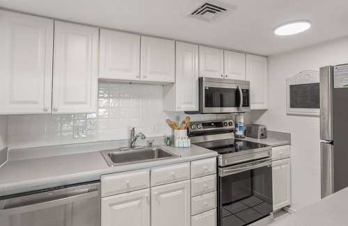 Saint Helena Island Villa | New to VRBO - Resort Access Always Included! Golf Cart Included!