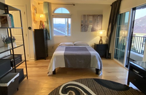 Ventura Apartment | New Top Floor studio with great views- 2 blocks from downtown and walk to ocean