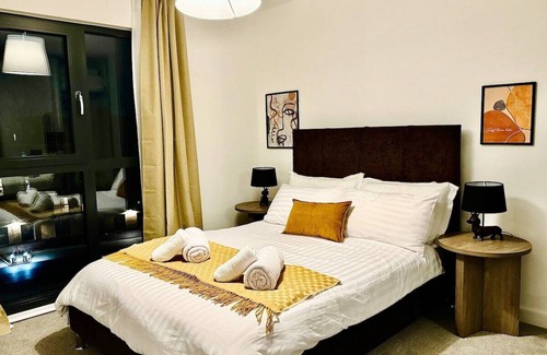 Derby Apartment | New top flr central apt w/ dedicated free parking