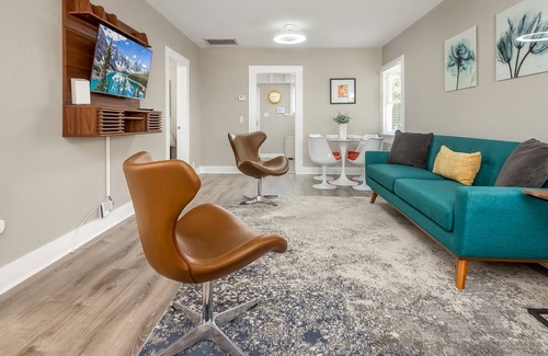 Fresno House | ⭐️ New! Tower District Pet Friendly Home!