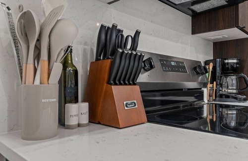 Center City East Apartment | New townhouse SLEEP 4 Best NEW Spot-Old City Philly