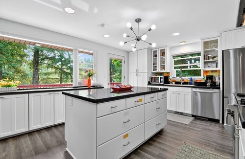 Sammamish House | NEW! Tranquil 4BR Escape | Deck, Huge Yard & Nature