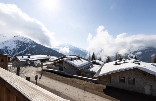 Les Eucherts Apartment | New triplex apartment, La Rosière, 2 parkings, wifi