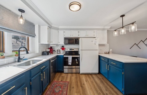 North Creek House | NEW! Twin Fawns 3-Bedroom Townhouse with Pool by The Summit at Gore Mountain