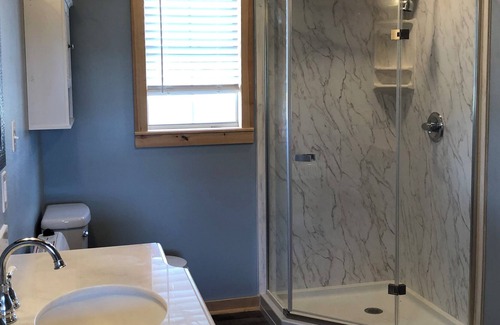 New Ulm Cabin | New Ulm Country Cottage /Spacious Tiny home