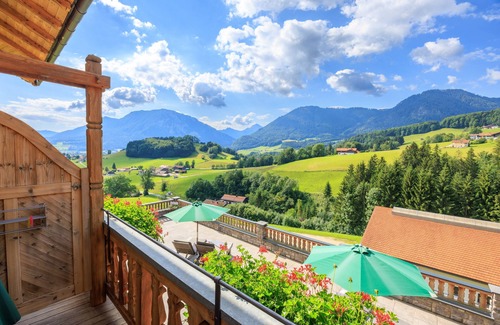 Ruhpolding Apartment | NEW - Unternberg 45 b. 50 sqm, balcony, kitchen, 1 bedroom, living room, max 4 pers, WLAN