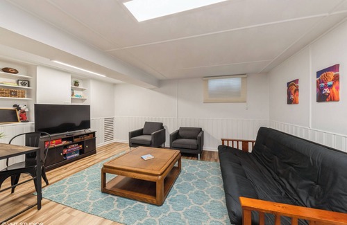 Norma House | NEW Updated House~ Huge Family Room & Great Baths!