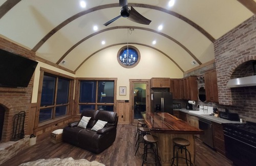 Elk Park Cottage | New Upscale Hobbit Retreat w/outdoor Kitchen on Elk River 4 miles to Banner Elk