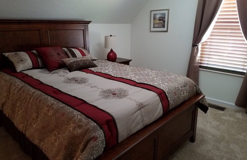 Ashley Oaks House | New upscale vacation rental home with all available amenities