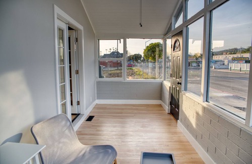 Ventura House | *NEW* Ventura Beach House, 2+2+bonus room & garage, 7 min walk to beach/pier