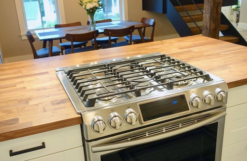 Stowe Village Historic District House | New! Vermont modern farmhouse in Stowe Village