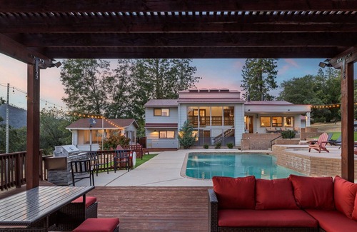 Mariposa House | NEW! Views/3 Bedroom+Office+Play Room. POL/SPA and EV CHARGER. Family Friendly