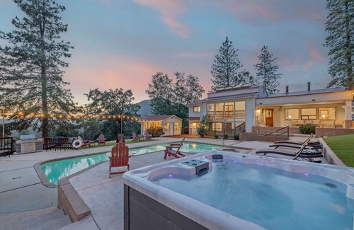 Mariposa House | NEW! Views/3 Bedroom+Office+Play Room. POL/SPA and EV CHARGER. Family Friendly