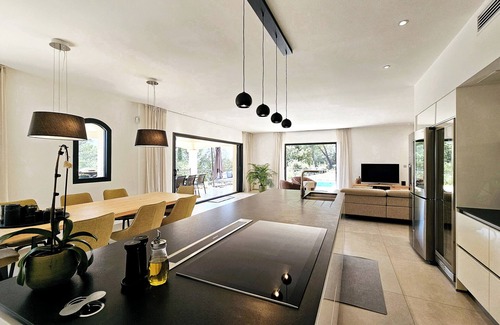 Entrecasteaux Villa | New villa, located in a peaceful area, heated pool and jacuzzi.nnnnnnn