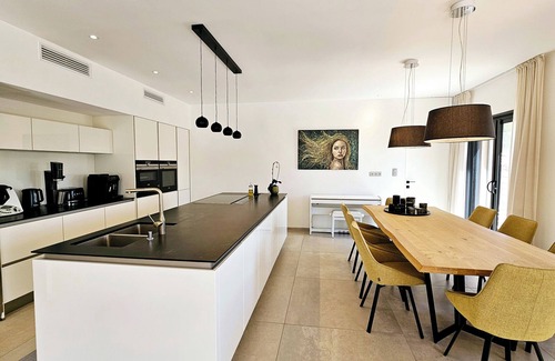 Entrecasteaux Villa | New villa, located in a peaceful area, heated pool and jacuzzi.nnnnnnn