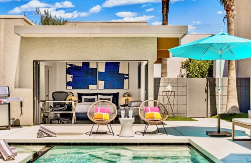 Baristo House | New! Villa Moderne: Luxe Modern Townhome, Private Pool/Spa