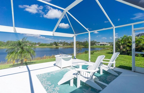Rotonda Lakes Villa | New villa on the lake in beautiful nature