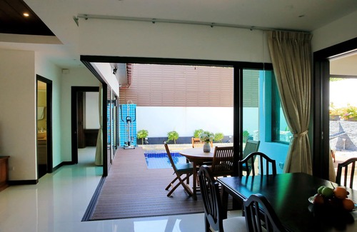 Rawai Villa | New Villa swimming pool near naiharn beach