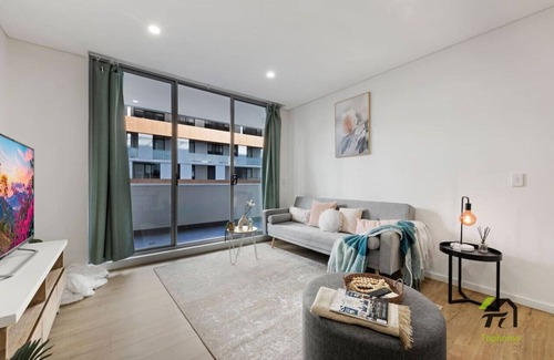 Wolli Creek Apartment | New Vivid 2 bedrooms Apts in Heart of Wolli Creek