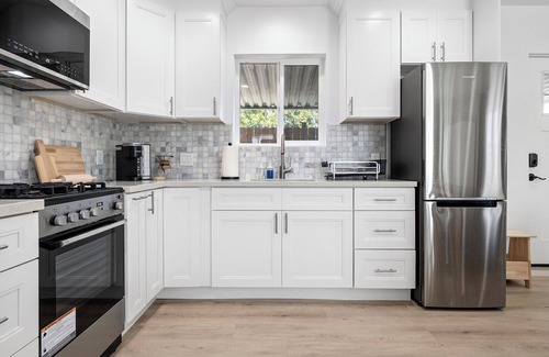 Old Town House | NEW! W/D in Unit, Patio, AC, Near Restos & Beach