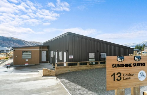 Lake Tekapo Apartment | New warm 1 bedroom studio/2 single bed+sofa bed/unit 3