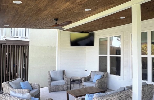 April Sound House | New Waterfront House with Golf Cart!
