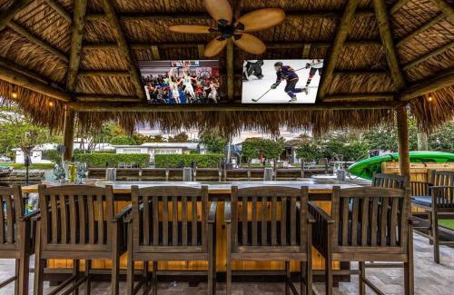 Poinsettia Heights House | New Waterfront Oasis Mins Beach, Eats, Shop