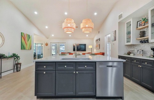 Interchange Square House | NEW: Waterfront Oasis w/Heated Pool, Dock, Kayaks